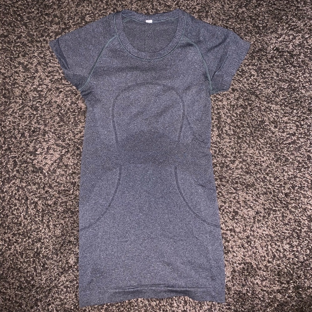 LOOKING TO TRADE Lululemon Swiftly Tech T
